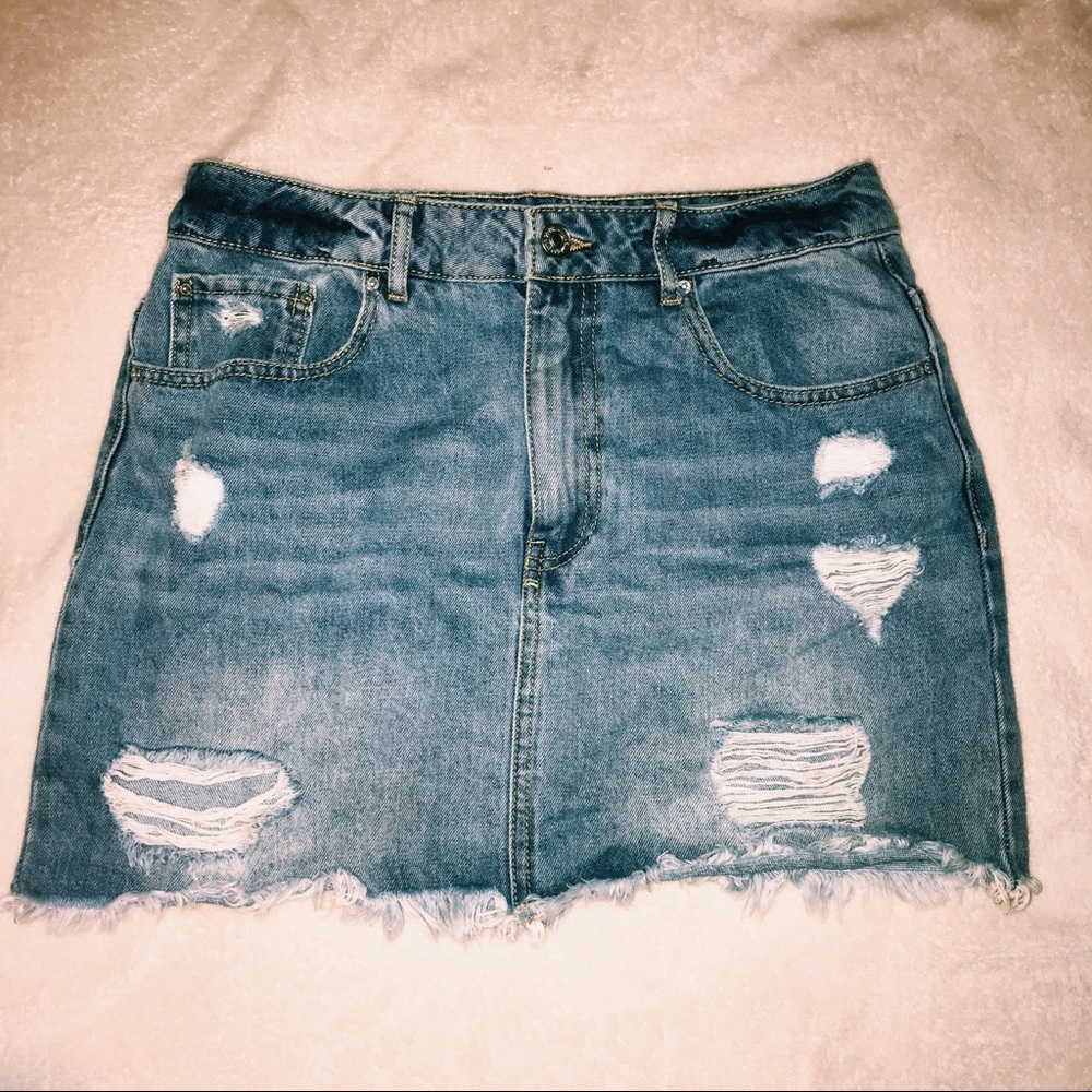 Forever 21 ripped jean skirt